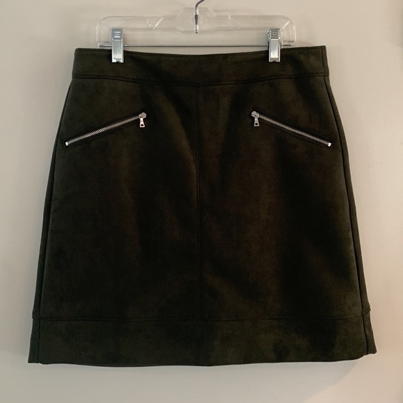LOFT Dresses & Skirts - 🎉HP🎉 NWT LOFT faux suede skirt.